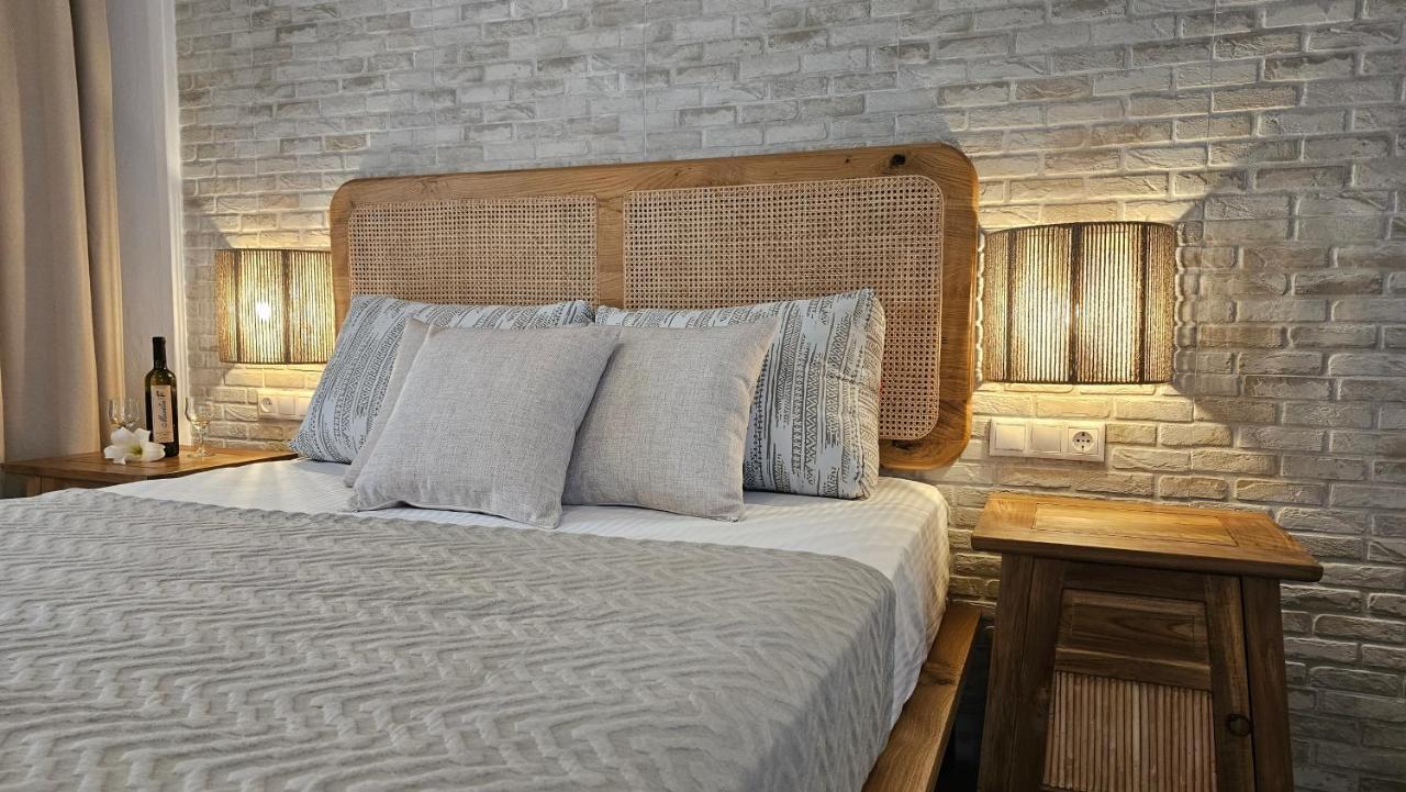 Plaka Philoxenia Apartments Dış mekan fotoğraf