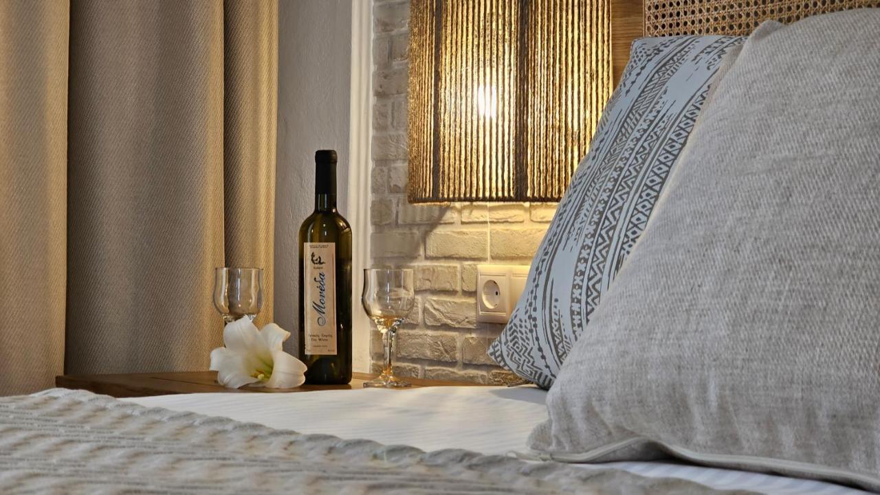 Plaka Philoxenia Apartments Dış mekan fotoğraf