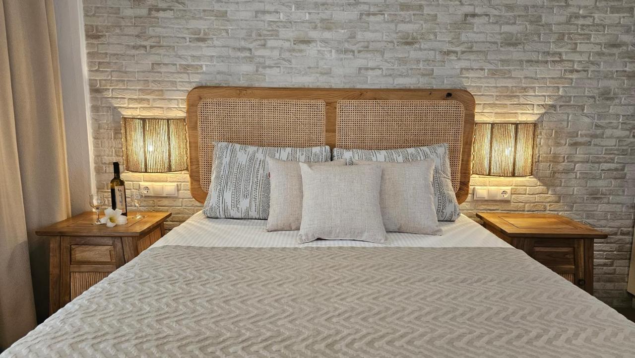 Plaka Philoxenia Apartments Dış mekan fotoğraf
