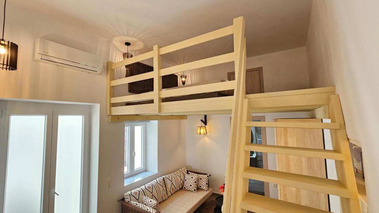 Plaka Philoxenia Apartments Dış mekan fotoğraf