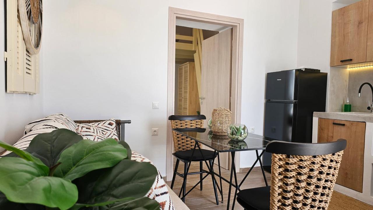 Plaka Philoxenia Apartments Dış mekan fotoğraf